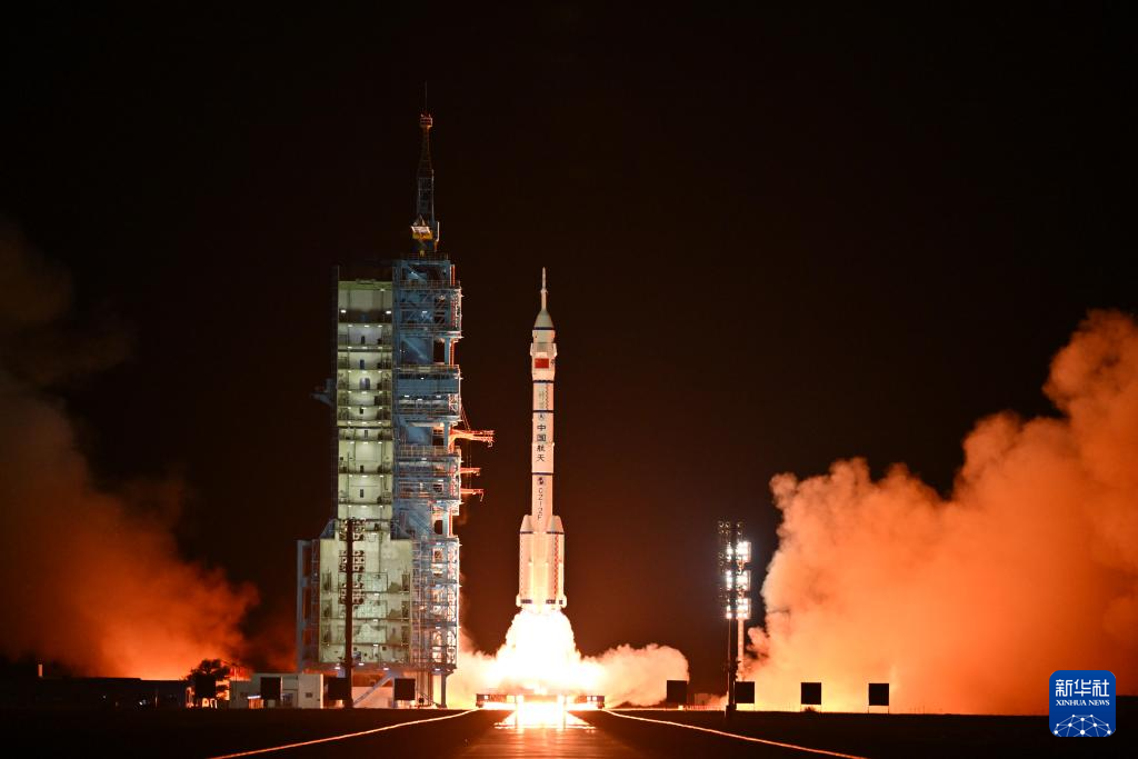 神舟十九號載人飛船發射取得圓滿成功 浩瀚太空首次迎來中國“90后”訪客